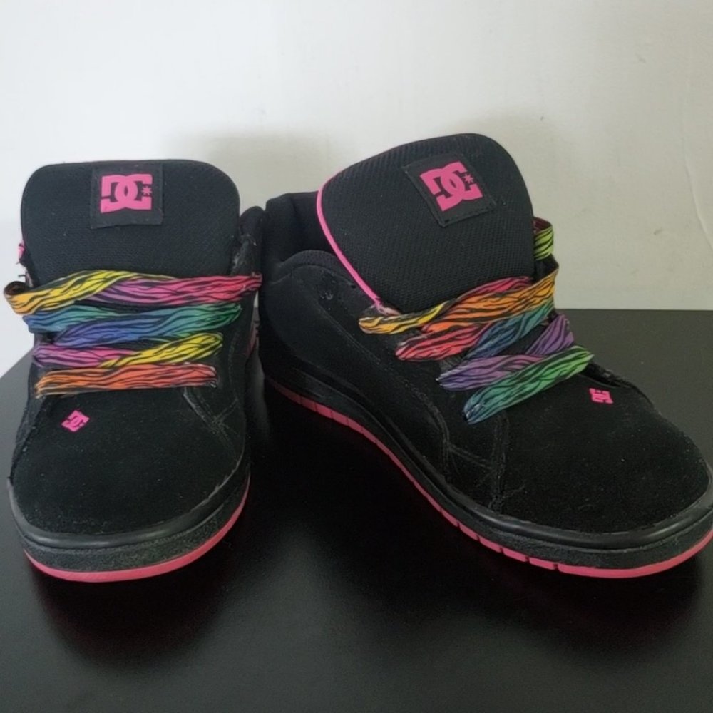 Dc shoes size 7 womens